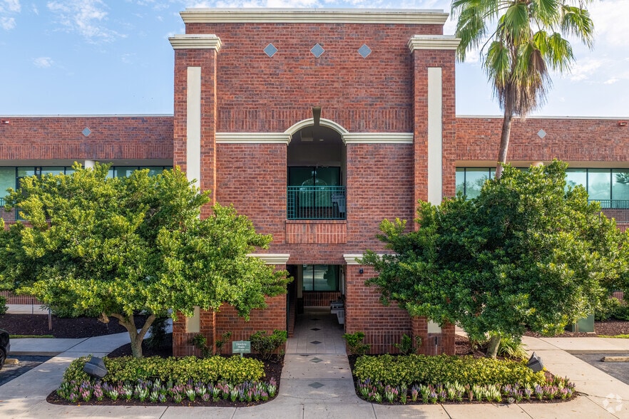 More Photos Of 3361 Rouse Rd, Orlando Office For Lease