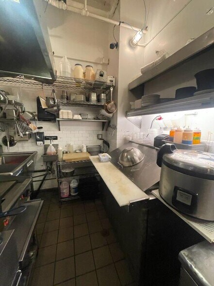 More Photos Of 111-119 Ingraham St, Brooklyn Manufacturing For Lease