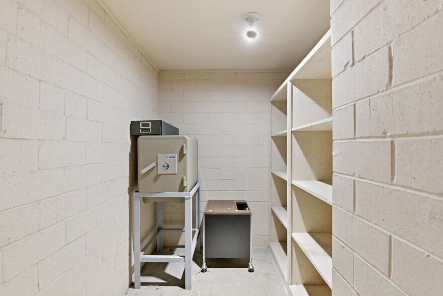 More Photos Of 13026 Rosecrest Dr, Houston Office For Lease