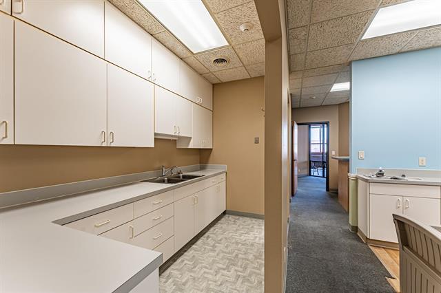 More Photos Of 34 SE Main St, Blackfoot Office For Sale