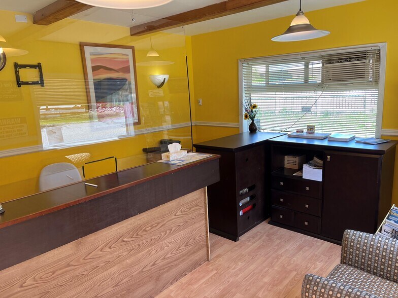 More Photos Of 3355 Skaha Lake Rd, Penticton Hotel For Sale