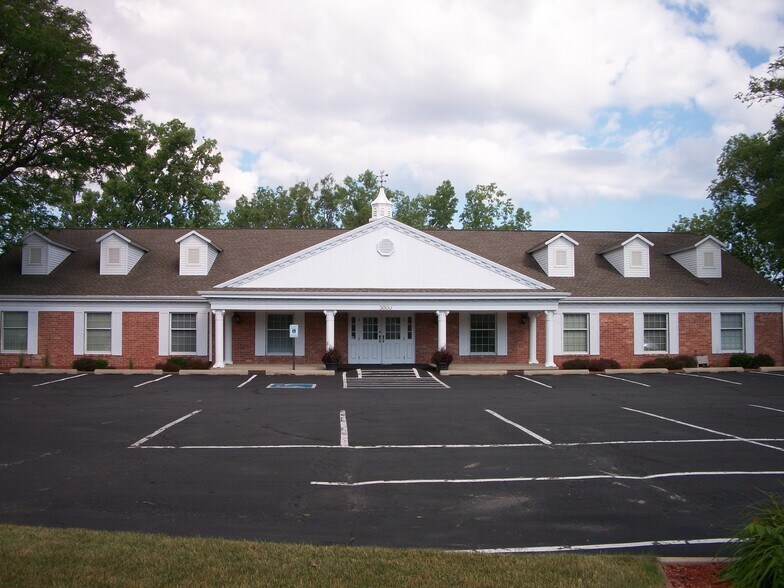 More Photos Of 3000 Riverside Dr, Green Bay Office For Lease