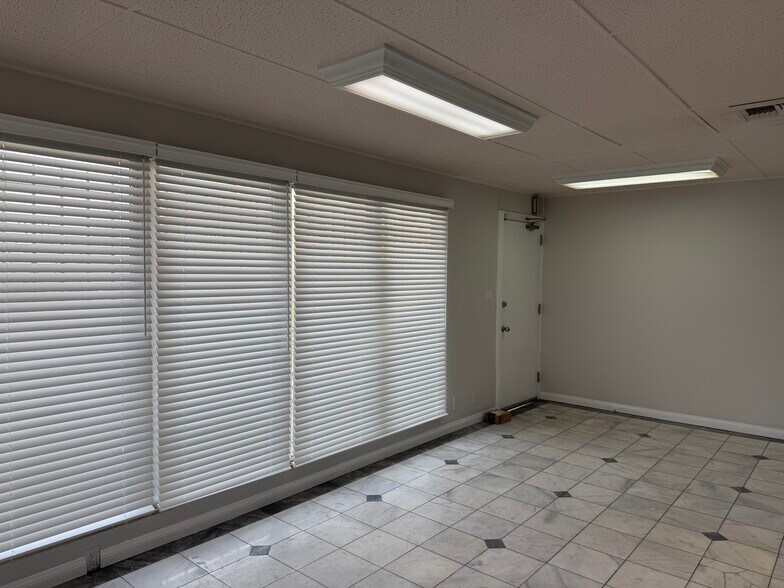 More Photos Of 1145-1147 S Robertson Blvd, Los Angeles Office For Lease