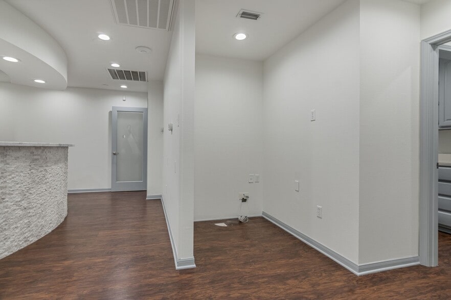 Primary Photo Of 3112 Lubbock Ave, Fort Worth Medical For Sale