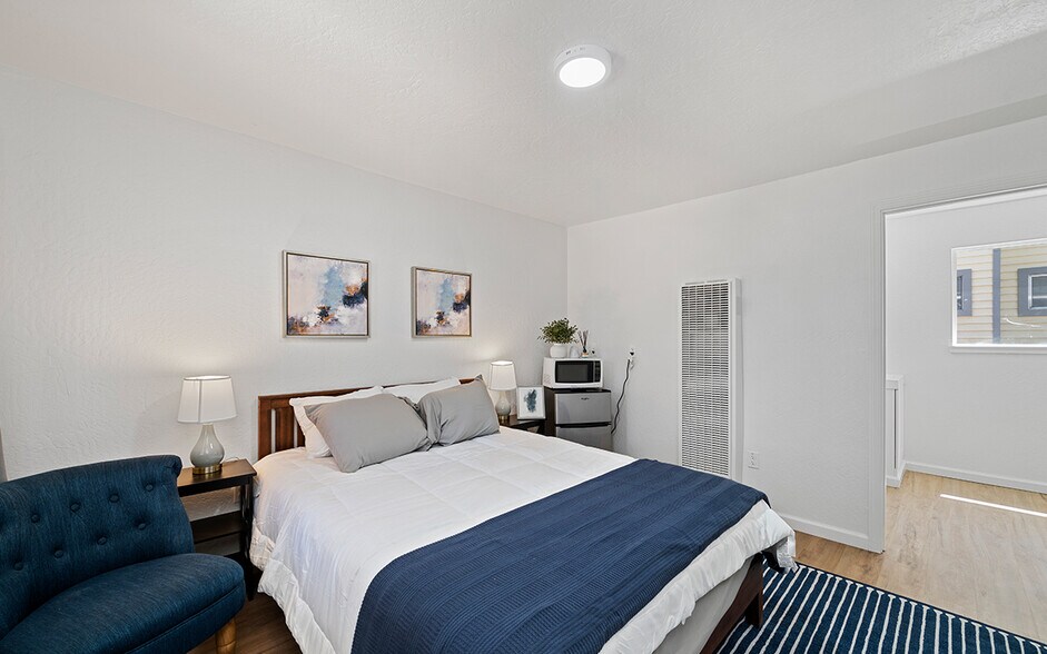 More Photos Of 3918 Pioneer Trl, South Lake Tahoe Hotel For Sale