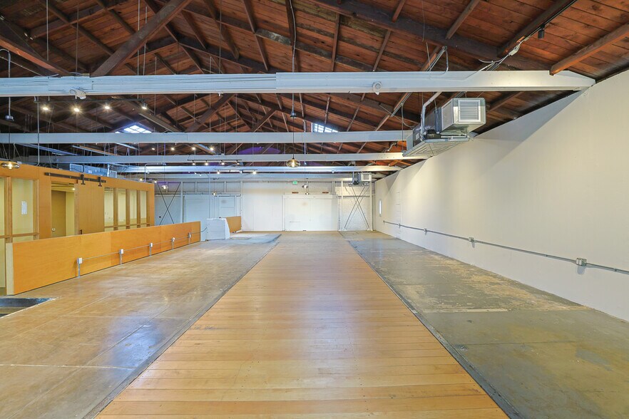 More Photos Of 350-360 Sunset Ave, Venice Warehouse For Lease