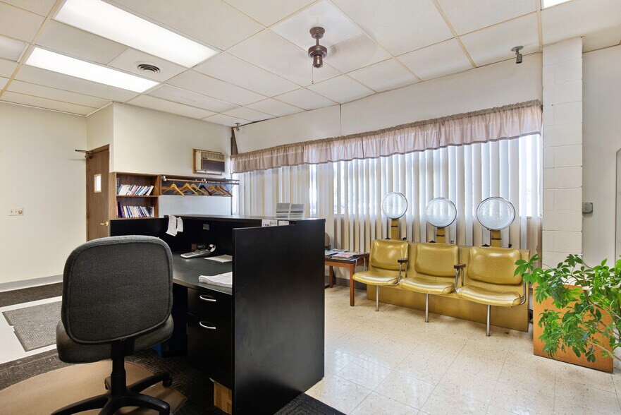 More Photos Of 4801 N Welcome Ave, Minneapolis Freestanding For Sale