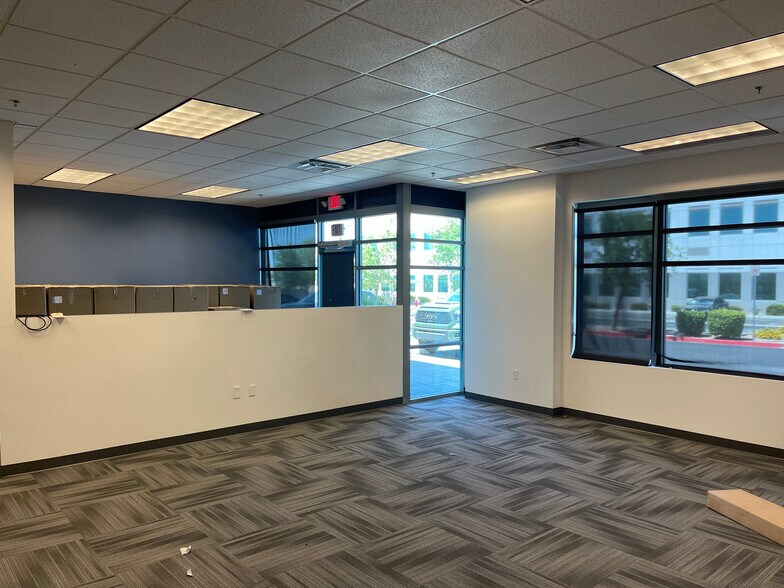 More Photos Of 3395 W Cheyenne Ave, North Las Vegas Light Manufacturing For Lease