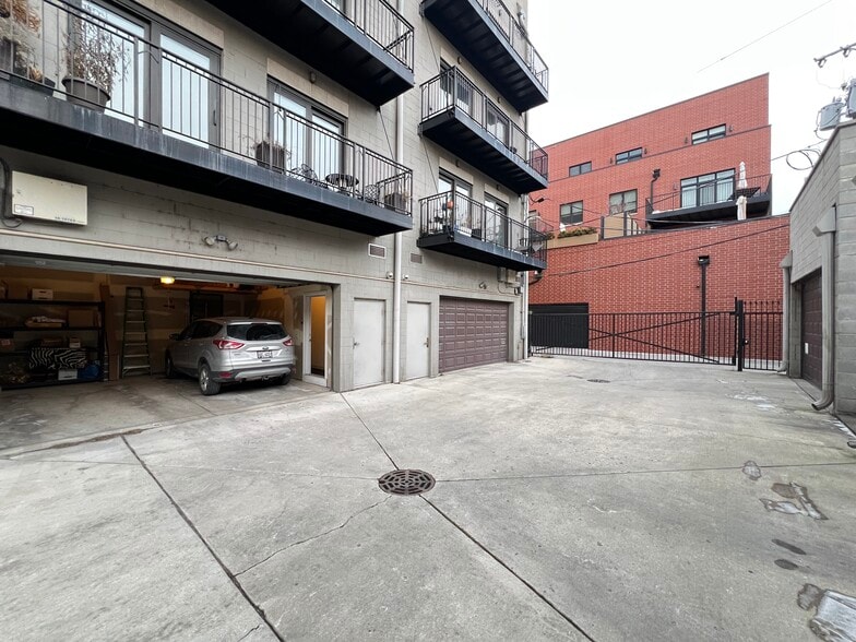 More Photos Of 1419 W Belmont Ave, Chicago Storefront Retail Residential For Sale