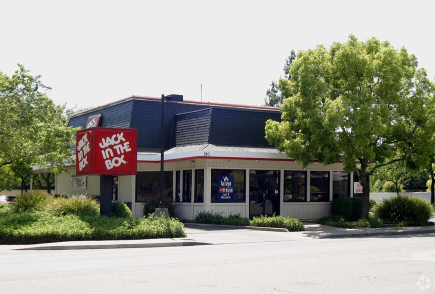Primary Photo Of 290 E Monte Vista Ave, Vacaville Restaurant For Lease