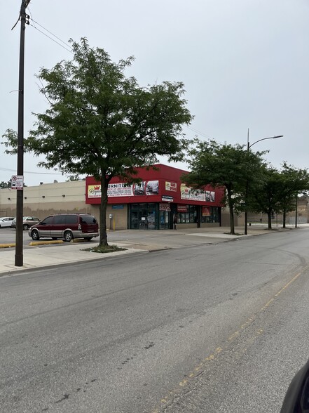 Primary Photo Of 6619 Halsted, Chicago General Retail For Sale