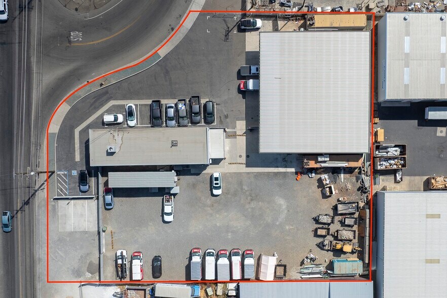 More Photos Of 1236 Woodland Ave, Modesto Warehouse For Lease