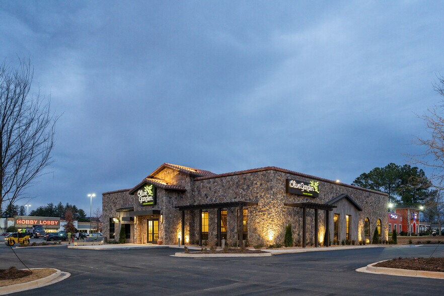 More Photos Of 1350 E East-West Connector, Austell Restaurant For Sale