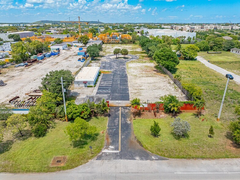 Primary Photo Of 1911 NW 15th St, Pompano Beach Truck Terminal For Lease