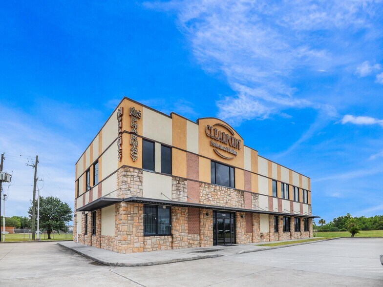 More Photos Of 11450 Space Center Blvd, Houston Medical For Lease