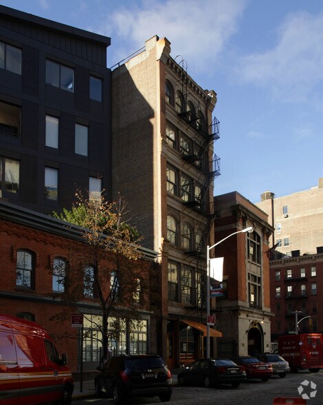 More Photos Of 228 W Broadway, New York Apartments For Lease