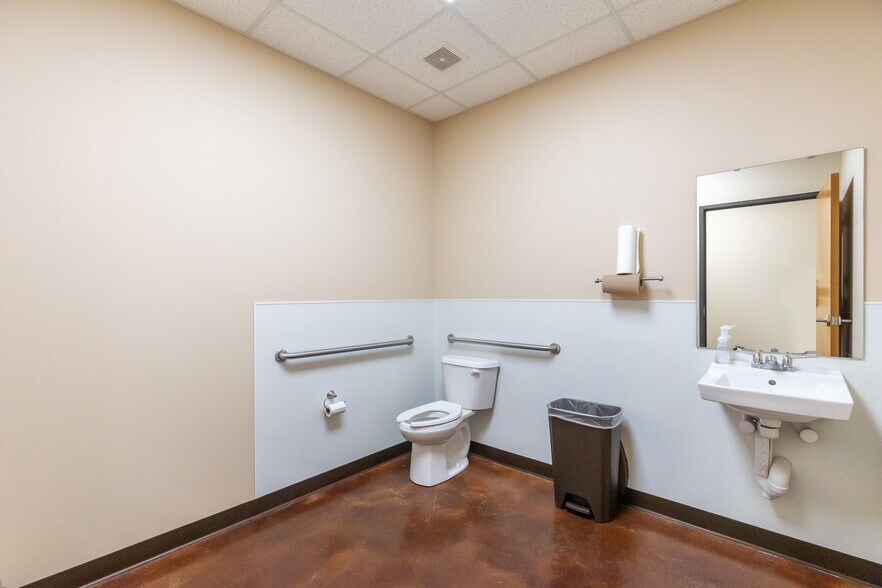 More Photos Of 4517 Derrick Dr, Abilene Office For Lease