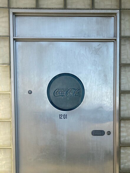 More Photos Of 1201 Austin Ave, Waco Warehouse For Sale