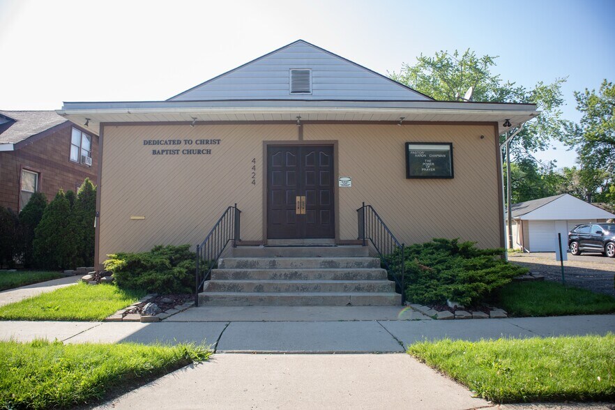 Primary Photo Of 4424 8th St, Ecorse Religious Facility For Sale