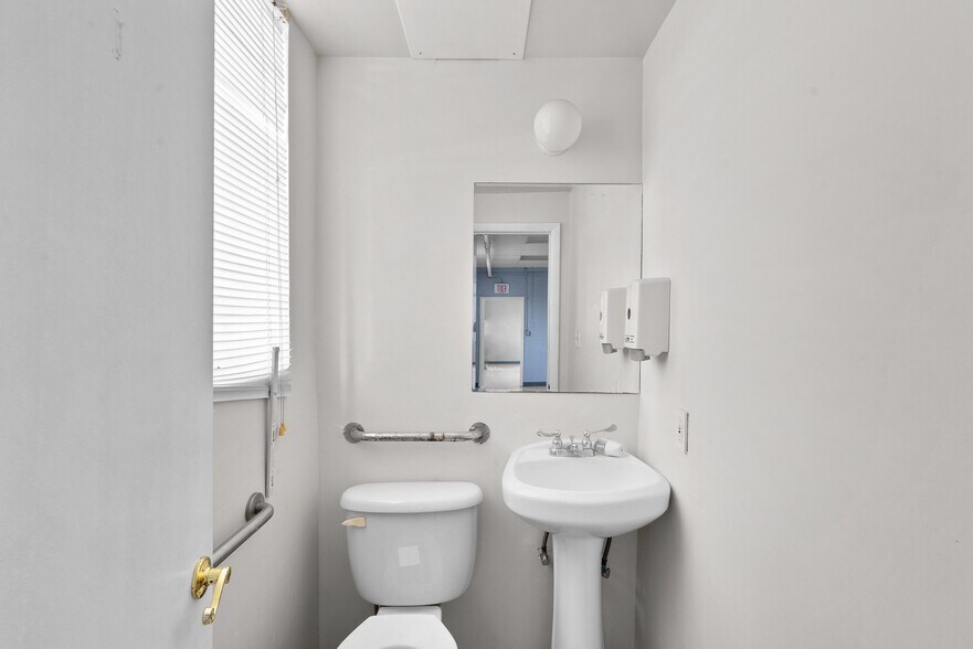 More Photos Of 5412 Annapolis Rd, Bladensburg Religious Facility For Sale