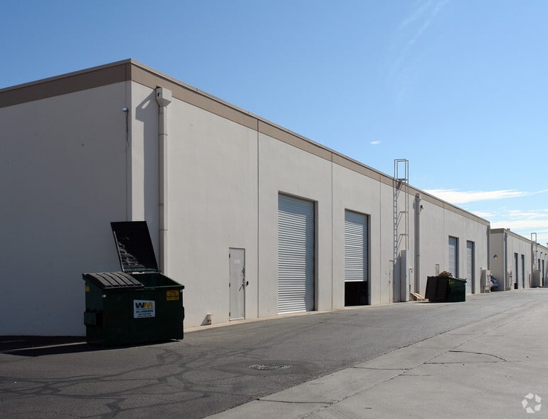 More Photos Of 5050-5056 S 40th St, Phoenix Warehouse For Lease