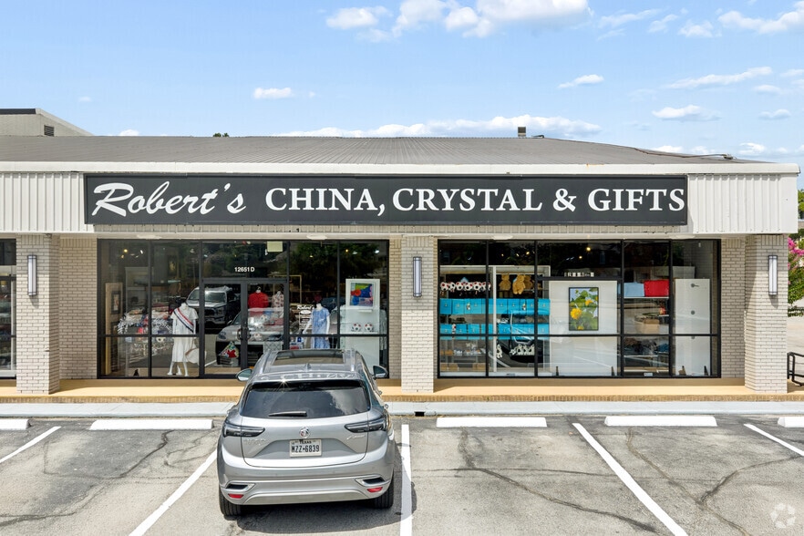 More Photos Of 12649 Memorial Dr, Houston Storefront Retail Office For Lease