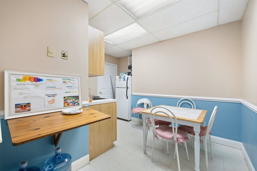 More Photos Of 2616 Sherwood Hall Ln, Alexandria Medical For Sale