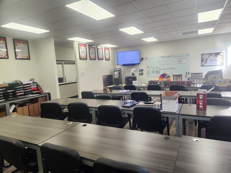 More Photos Of 6511 NE 18th St, Vancouver Industrial For Sale