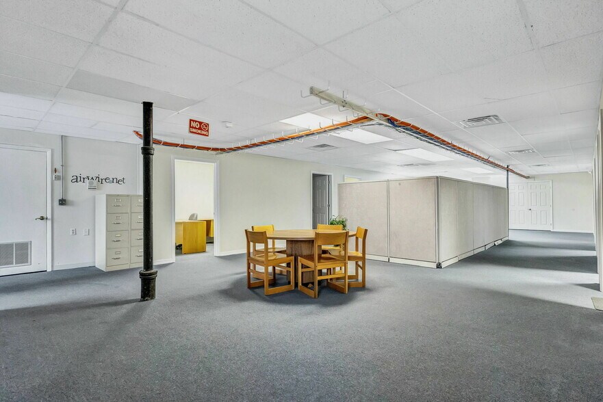 More Photos Of 902 E New Haven Ave, Melbourne Coworking Space