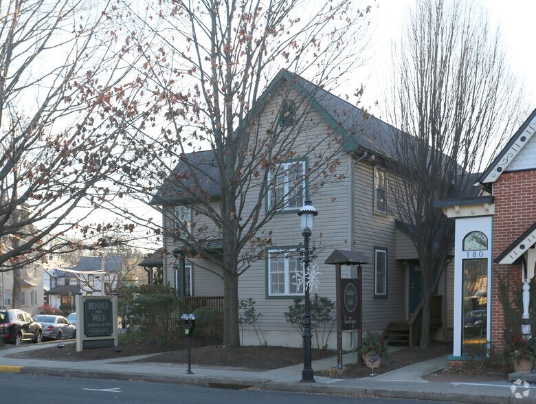 More Photos Of 174 W State St, Doylestown Freestanding For Sale