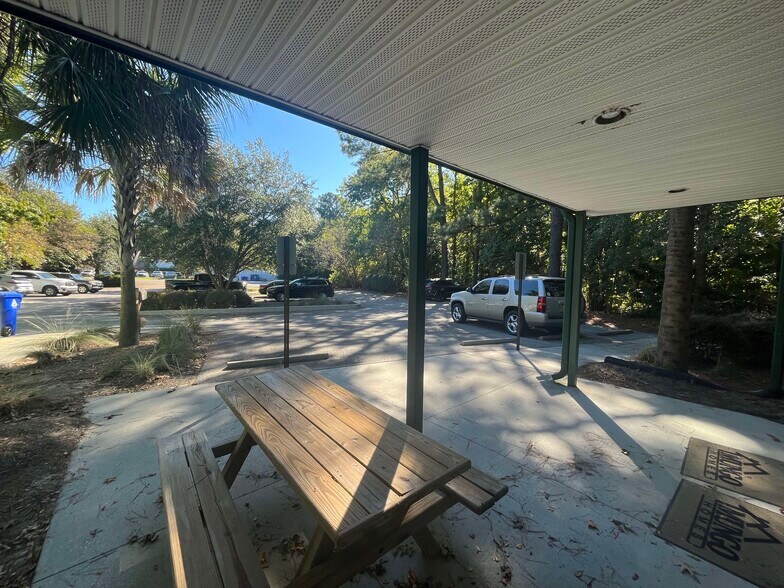 More Photos Of 4465 Tile Dr, North Charleston Light Distribution For Lease