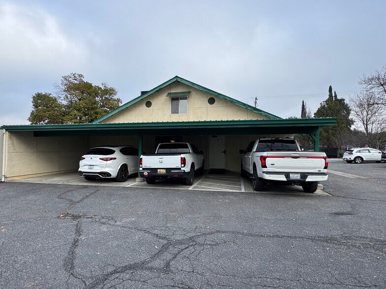 More Photos Of 2036 Railroad Ave, Redding Office For Sale