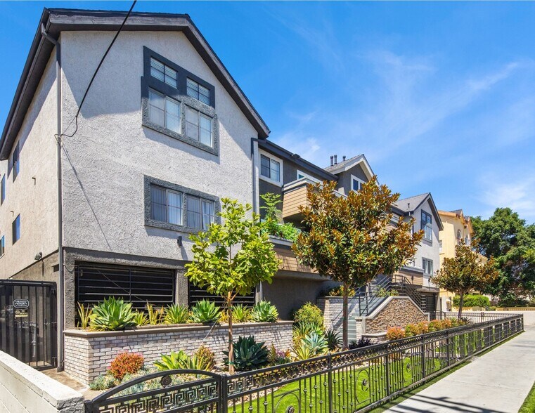 More Photos Of 5325 Denny Ave, North Hollywood Apartments For Sale