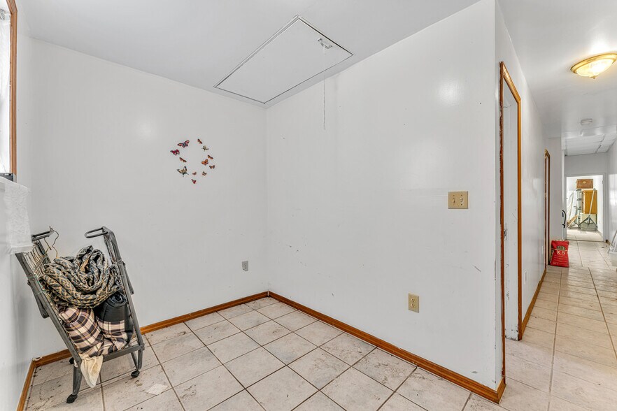 More Photos Of 3807 Pacific Ave, Wildwood Office Residential For Sale