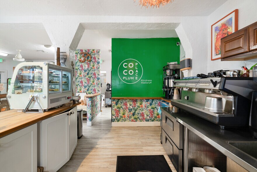 More Photos Of 98275 Overseas Hwy, Key Largo Storefront Retail Residential For Sale