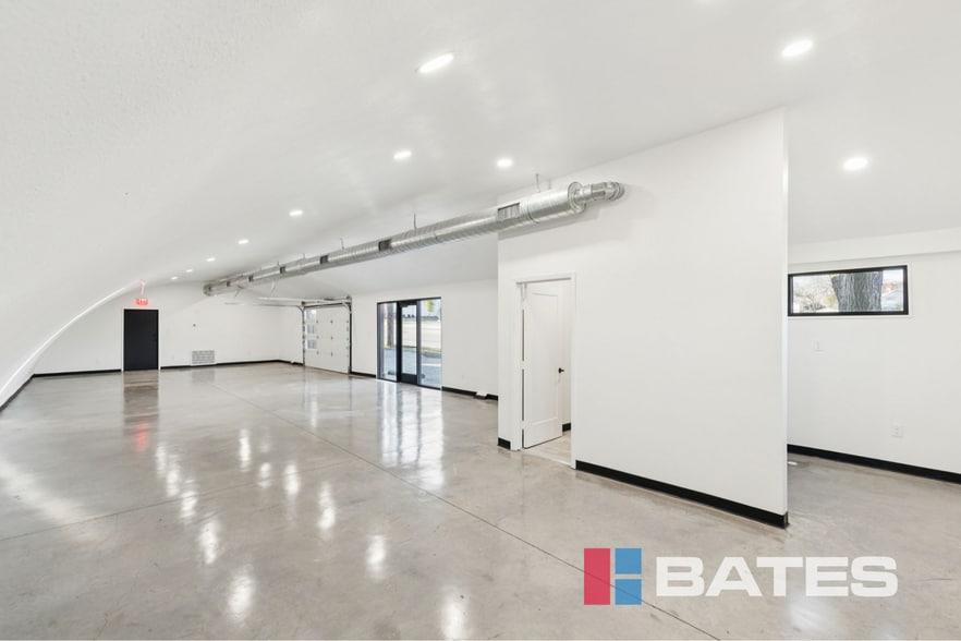 More Photos Of 1402 Fort Worth Ave, Dallas Freestanding For Lease
