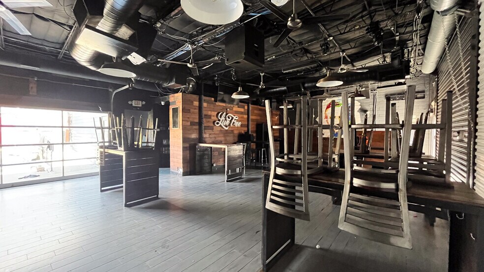 More Photos Of 5110 Washington Ave, Houston Storefront For Lease