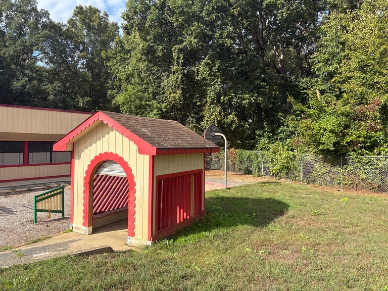 More Photos Of 14900 Cloverdale Rd, Dale City Daycare Center For Lease