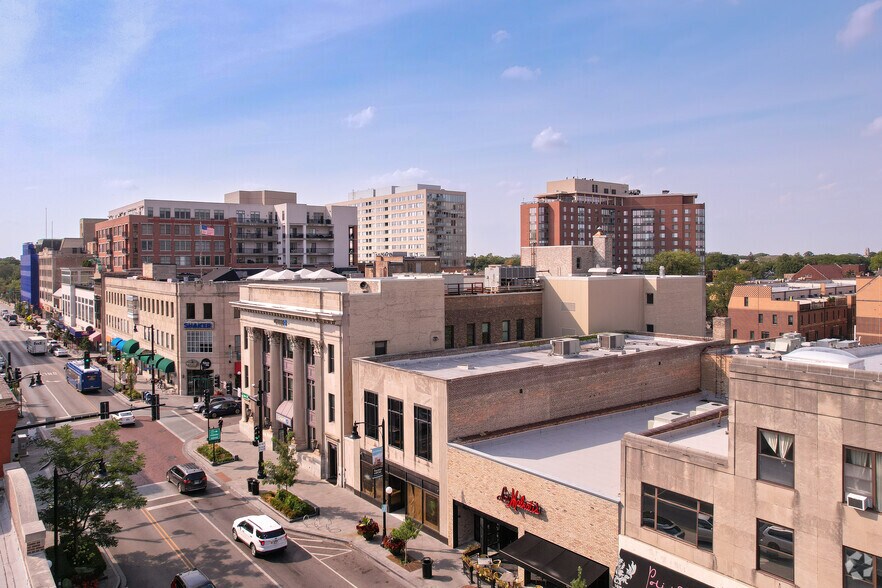 More Photos Of 1040-1044 Lake St, Oak Park Storefront Retail Office For Lease