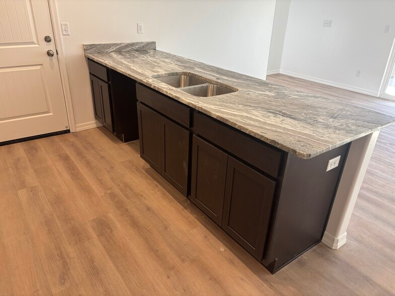 More Photos Of 901 Berk Ave, Kingman Apartments For Sale