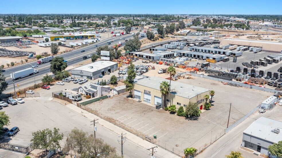 More Photos Of 1742 W Pine Ave, Fresno Industrial For Lease