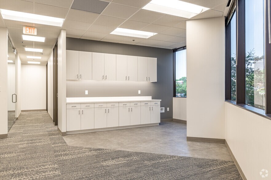 More Photos Of 8140 Walnut Hill Ln, Dallas Office For Lease