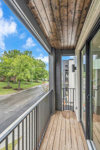 More Photos Of 824 Watts Ln, Nashville Apartments For Sale