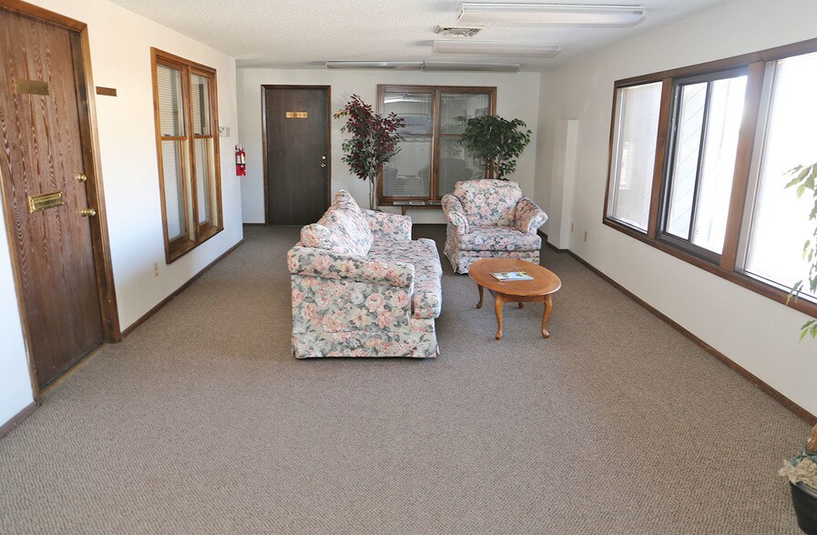 More Photos Of 1111 E Lincolnway, Cheyenne Loft Creative Space For Lease