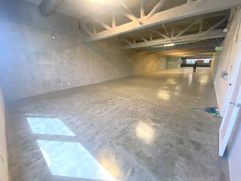 More Photos Of 1011 S Los Angeles St, Los Angeles Loft Creative Space For Lease