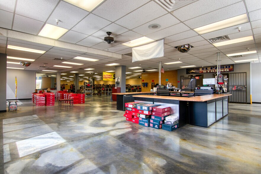 More Photos Of 7100 E Gateway Blvd, El Paso General Retail For Lease