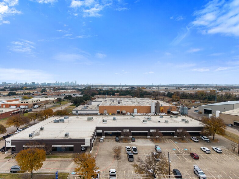 More Photos Of 310-320 Regal Row, Dallas Research And Development For Lease