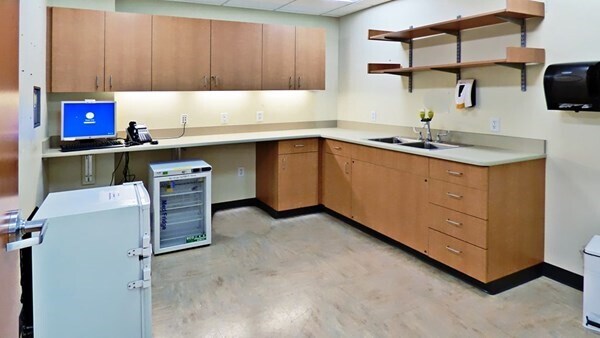 More Photos Of 360 Brockton Ave, Abington Medical For Lease