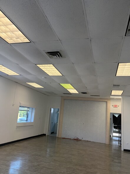 More Photos Of 1098 Main St, Brockton Bank For Lease