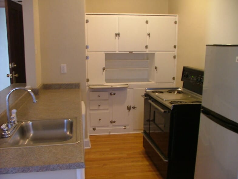 More Photos Of 317 E 38th St, Indianapolis Apartments For Sale